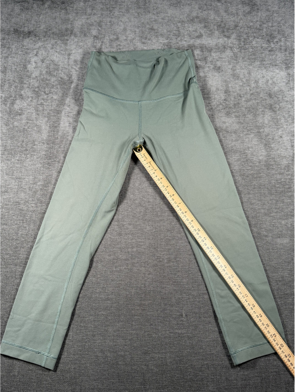 Lululemon Align High-Rise Yoga Leggings in Sage Green - Picture 2 of 8
